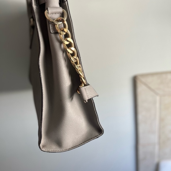 Michael Kors Hamilton Tote - Picture 7 of 8